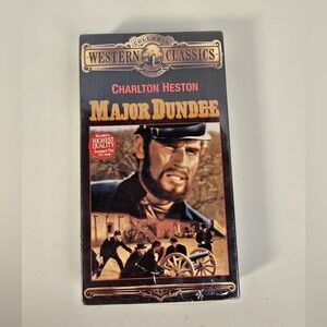 MAJOR DUNDEE (VHS) CHARLTON HESTON SENTA BERGER VF-tape / VG box